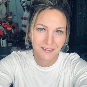 Meet your Posher, Becky